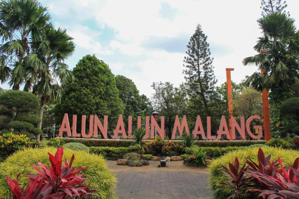 Sawojajar Inn Malang Bagian luar foto