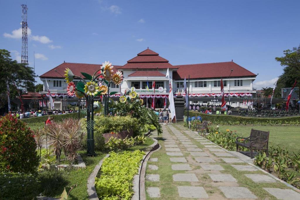 Sawojajar Inn Malang Bagian luar foto