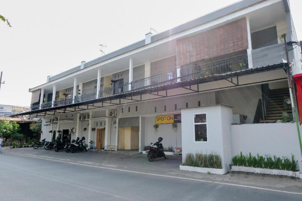 Sawojajar Inn Malang Bagian luar foto